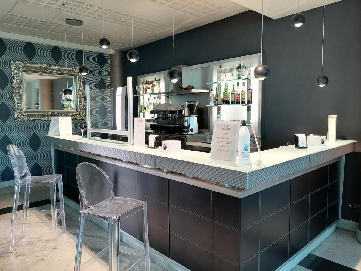 Hotel Parisi نيشولينو المظهر الخارجي الصورة