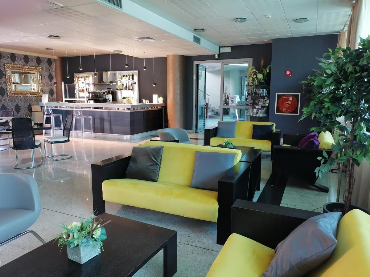 Hotel Parisi نيشولينو المظهر الخارجي الصورة