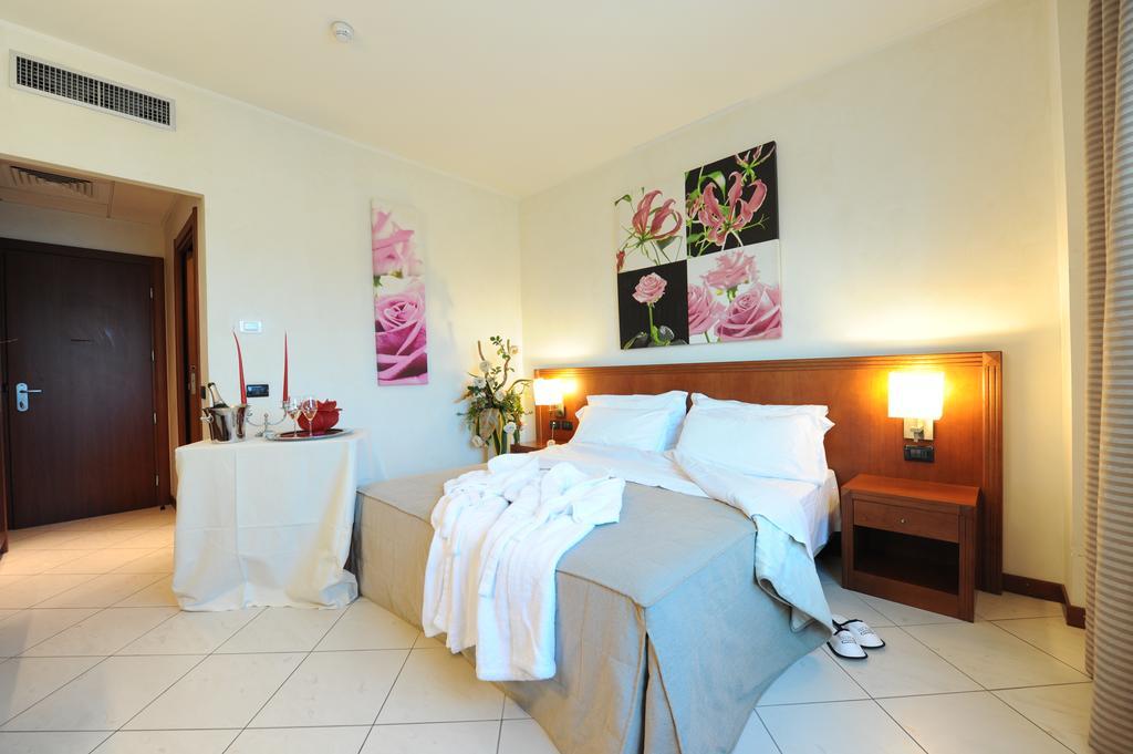 Hotel Parisi نيشولينو المظهر الخارجي الصورة