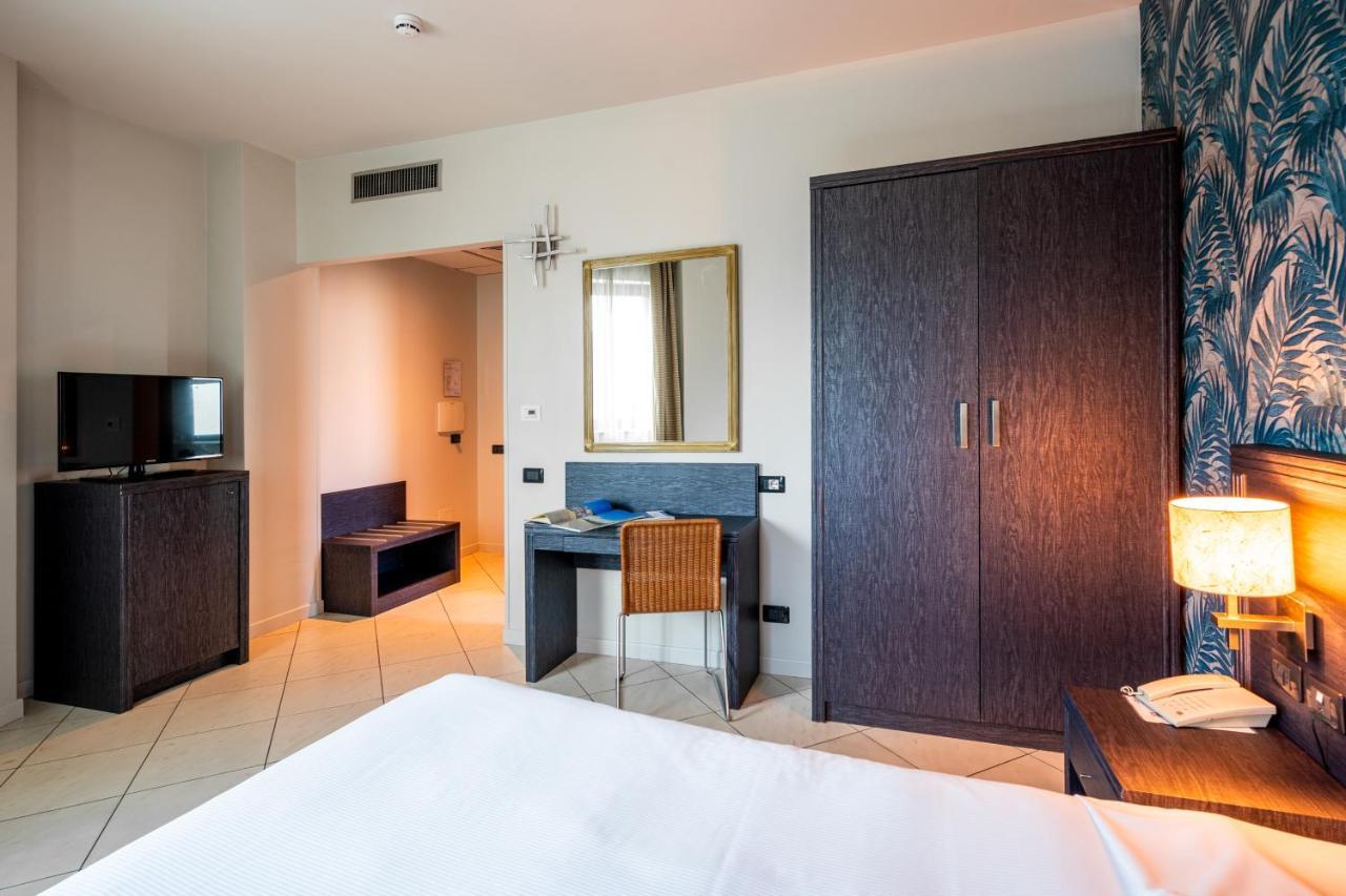 Hotel Parisi نيشولينو المظهر الخارجي الصورة